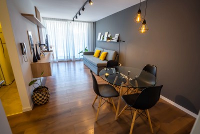 25 de mayo esq. Bvd Ocampo ( 1 Dormitorio/ Cochera Gratis )